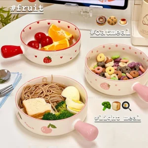 Bát sứ có tay cầm họa tiết Dâu tây và đào dễ thương - Bát ăn salad, hoa quả và thức ăn nhẹ tiện lợi